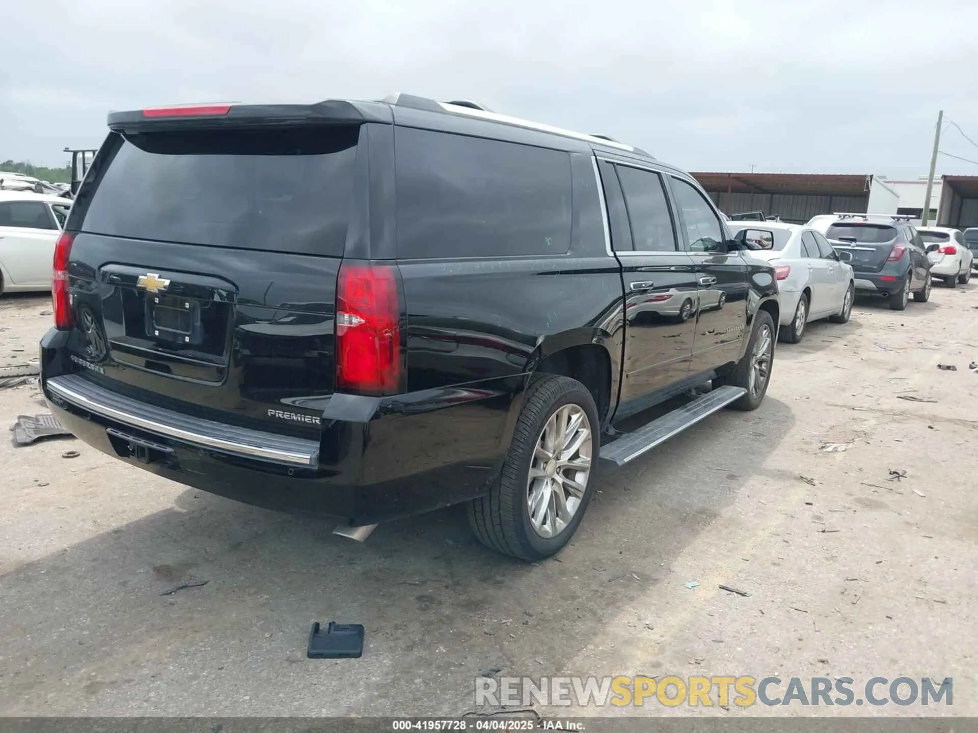 4 Photograph of a damaged car 1GNSKJKJ3KR231852 CHEVROLET SUBURBAN 2019
