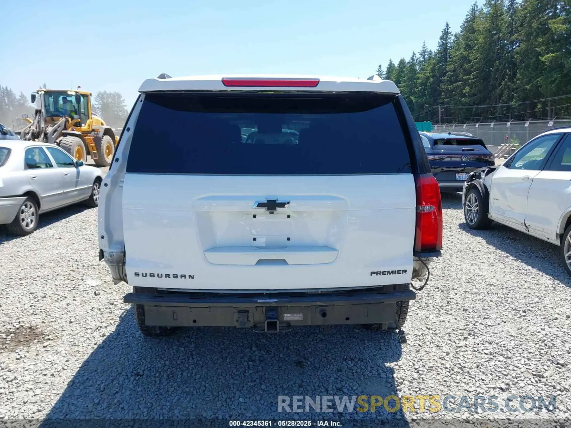 17 Photograph of a damaged car 1GNSKJKJ6KR270855 CHEVROLET SUBURBAN 2019
