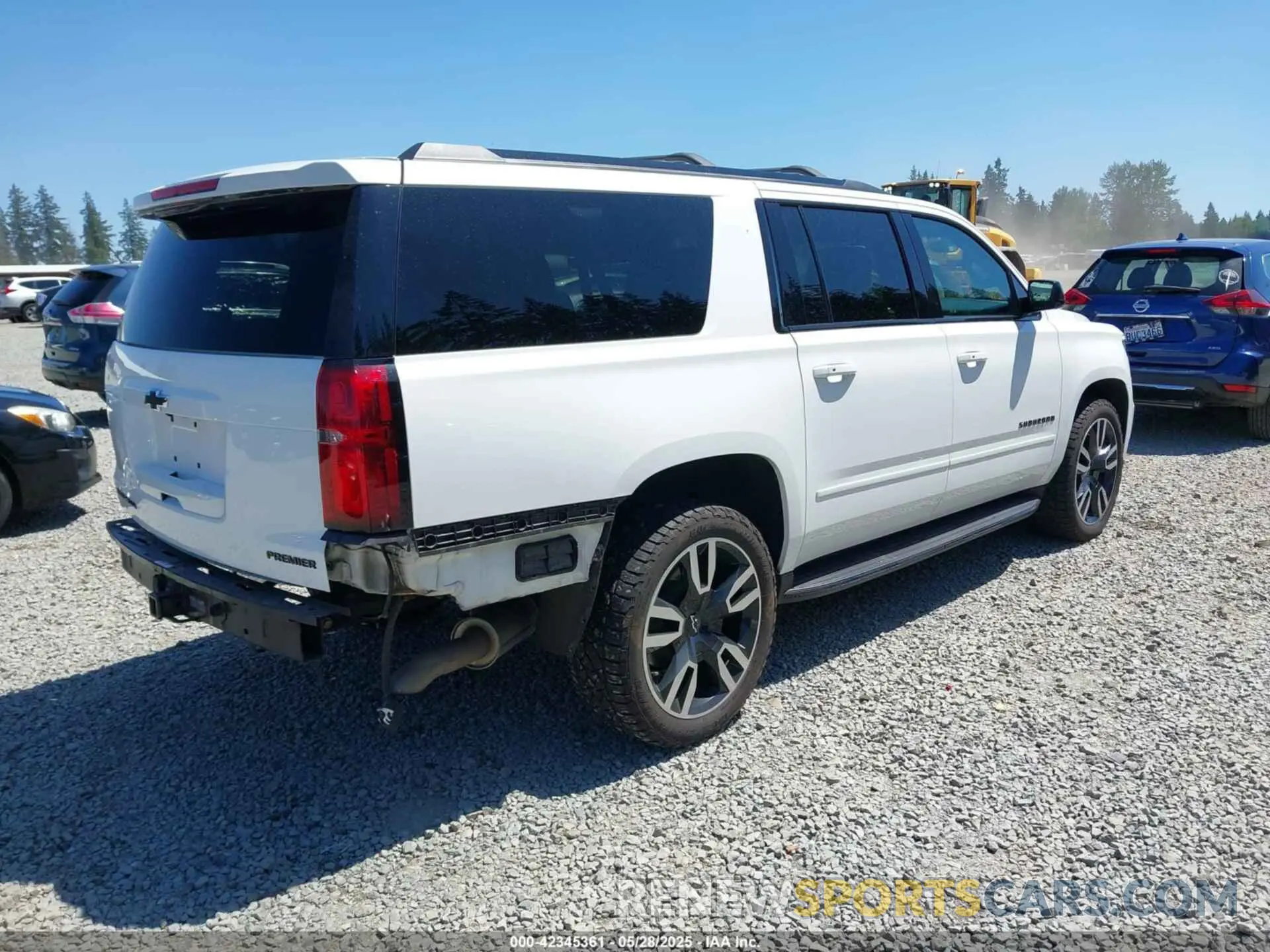 4 Photograph of a damaged car 1GNSKJKJ6KR270855 CHEVROLET SUBURBAN 2019