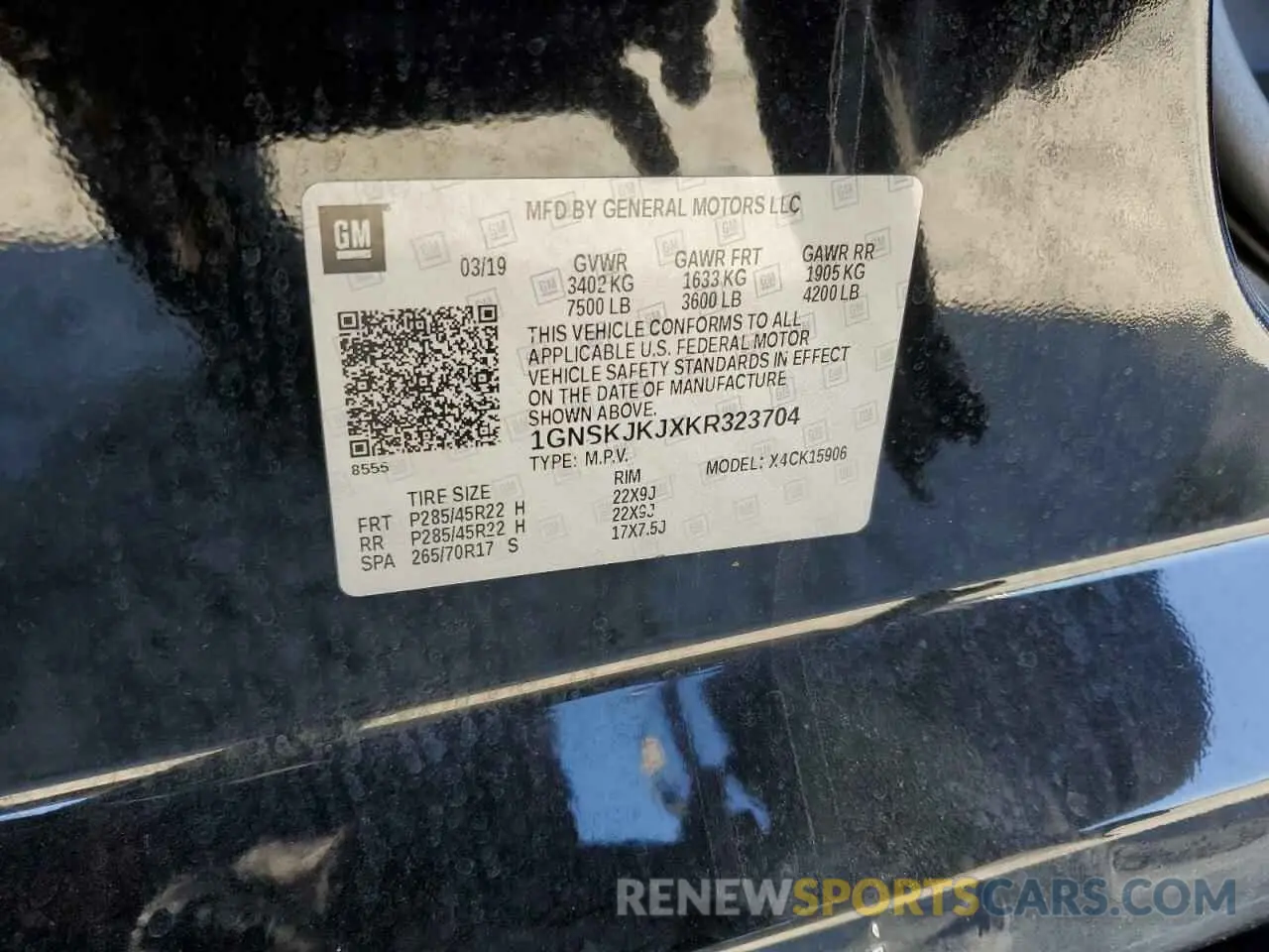 13 Photograph of a damaged car 1GNSKJKJXKR323704 CHEVROLET SUBURBAN 2019