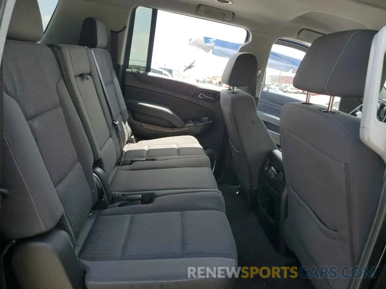 11 Photograph of a damaged car 1GNSCGKC7LR281494 CHEVROLET SUBURBAN 2020