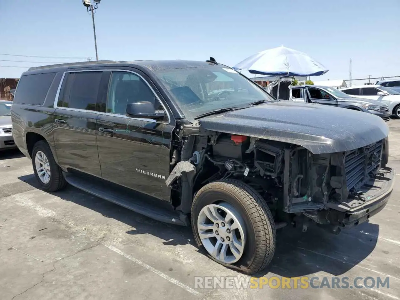 4 Photograph of a damaged car 1GNSCGKC7LR281494 CHEVROLET SUBURBAN 2020
