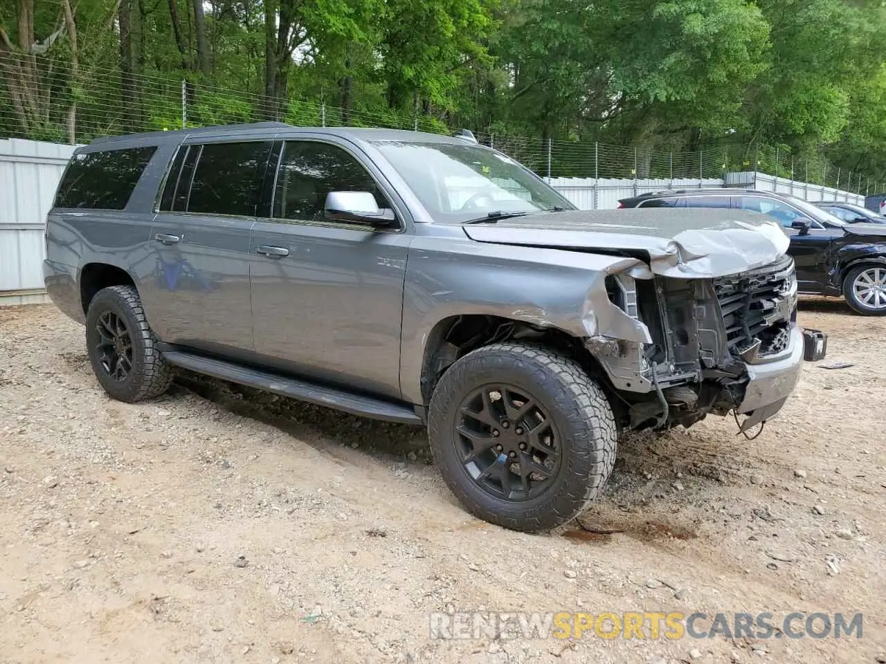 4 Photograph of a damaged car 1GNSCHKC4LR156751 CHEVROLET SUBURBAN 2020