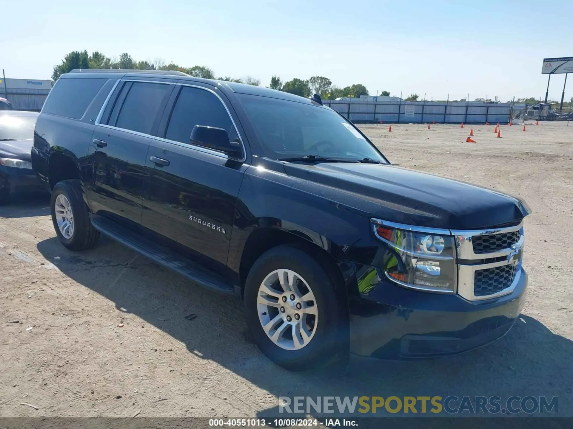 1 Photograph of a damaged car 1GNSCHKC5LR102083 CHEVROLET SUBURBAN 2020