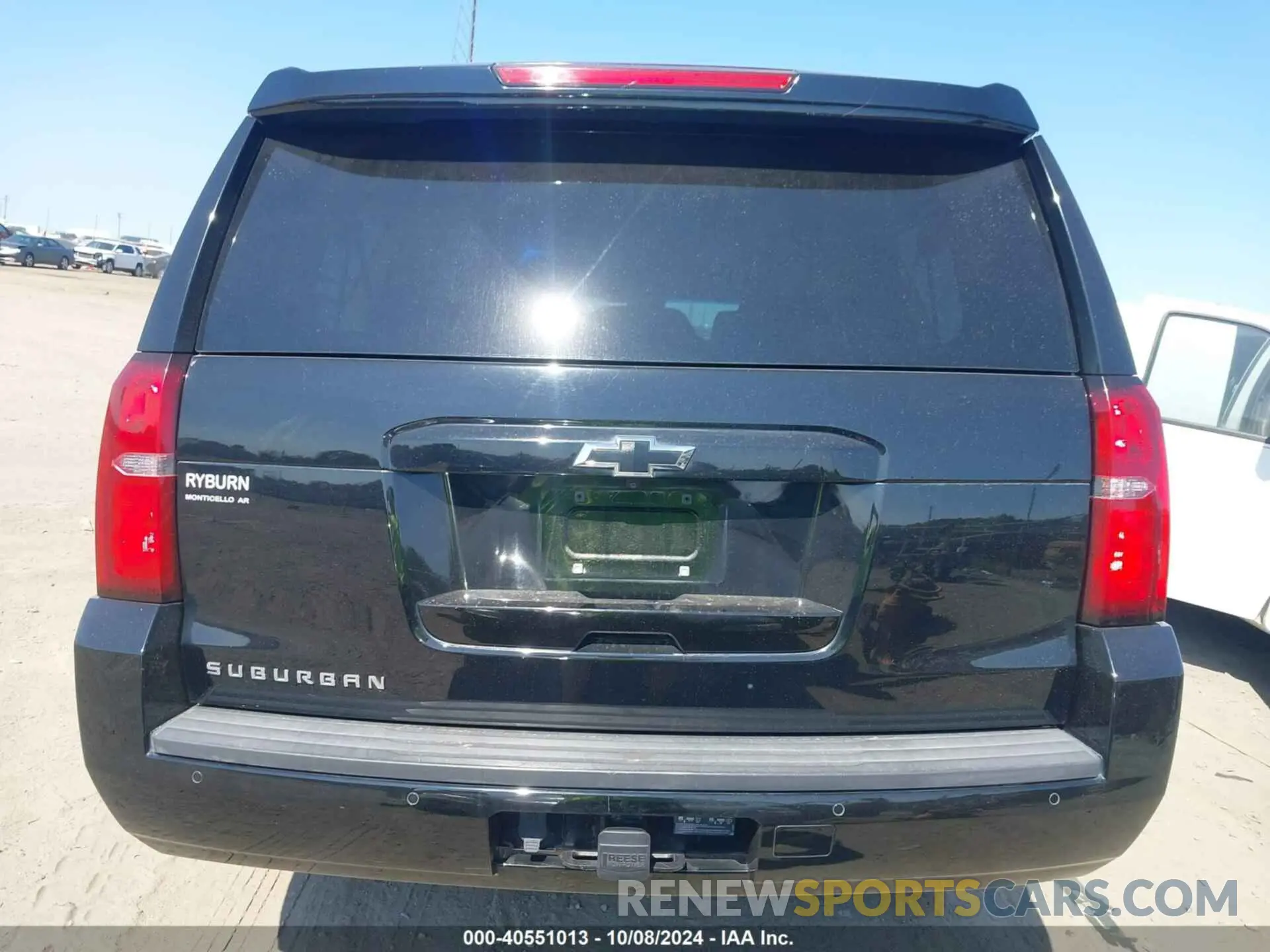 16 Photograph of a damaged car 1GNSCHKC5LR102083 CHEVROLET SUBURBAN 2020