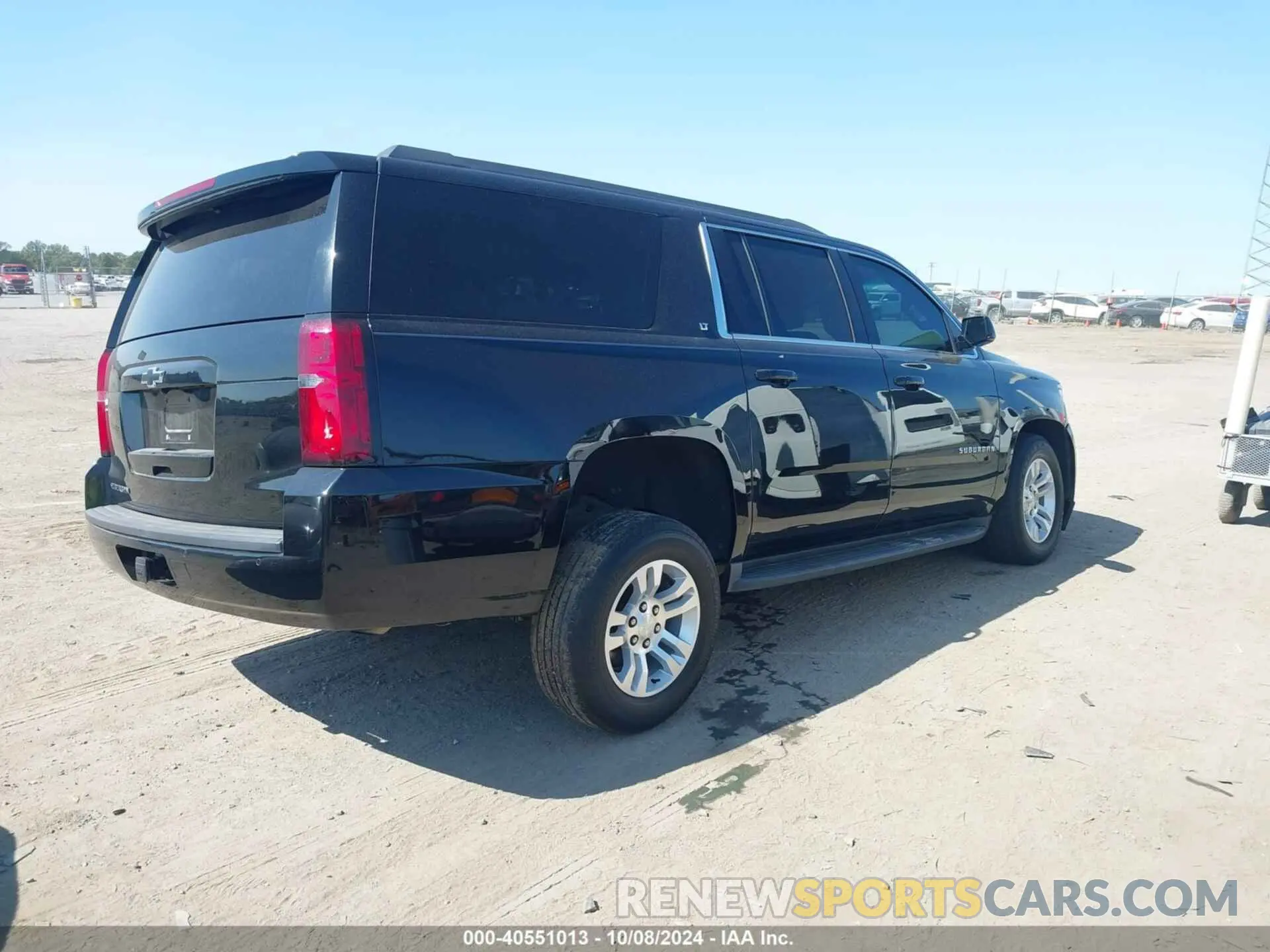 4 Photograph of a damaged car 1GNSCHKC5LR102083 CHEVROLET SUBURBAN 2020
