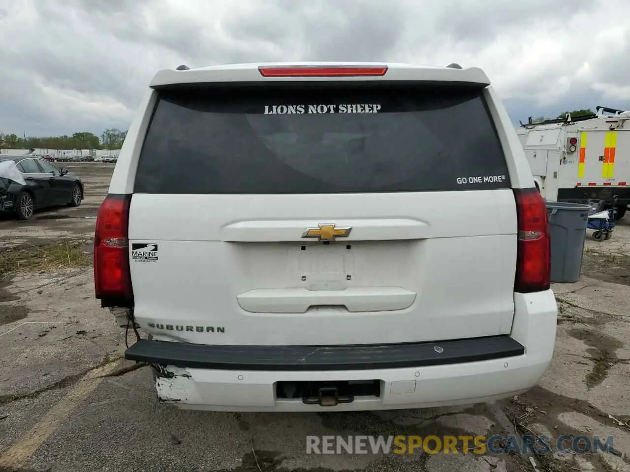 6 Photograph of a damaged car 1GNSCHKC6LR119362 CHEVROLET SUBURBAN 2020