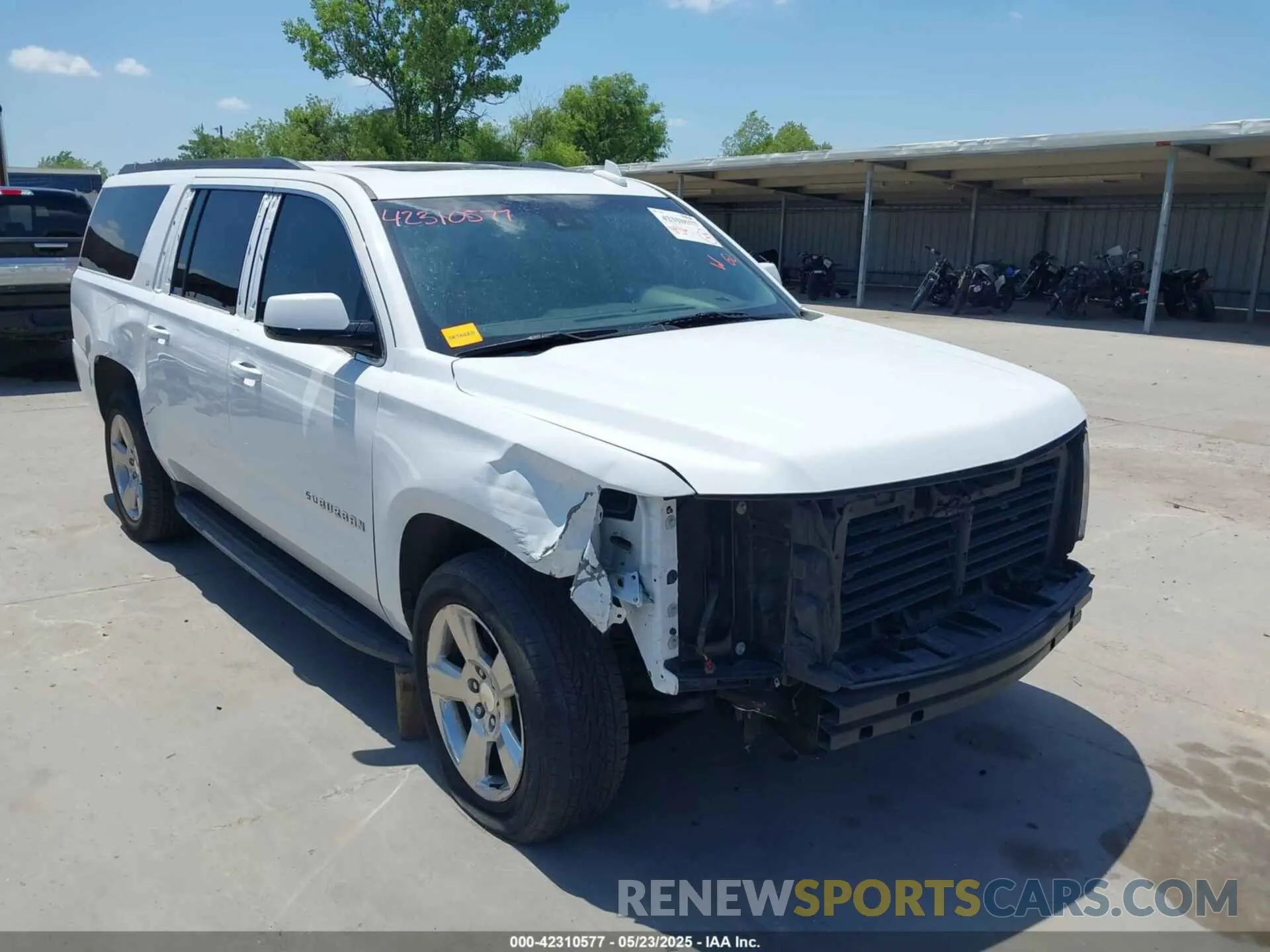 1 Photograph of a damaged car 1GNSCHKC6LR287101 CHEVROLET SUBURBAN 2020
