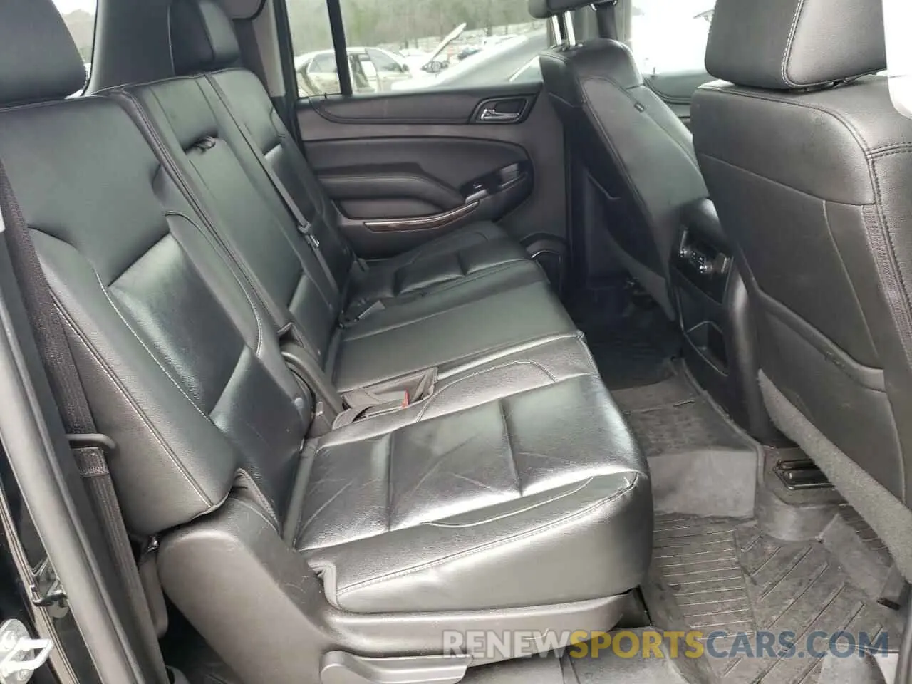 11 Photograph of a damaged car 1GNSCHKCXLR151344 CHEVROLET SUBURBAN 2020
