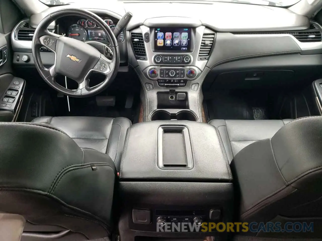 8 Photograph of a damaged car 1GNSCHKCXLR151344 CHEVROLET SUBURBAN 2020