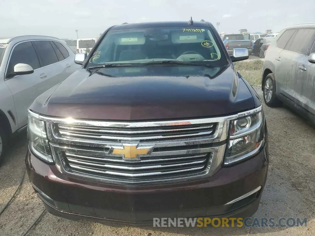 5 Photograph of a damaged car 1GNSCJKC1LR204889 CHEVROLET SUBURBAN 2020