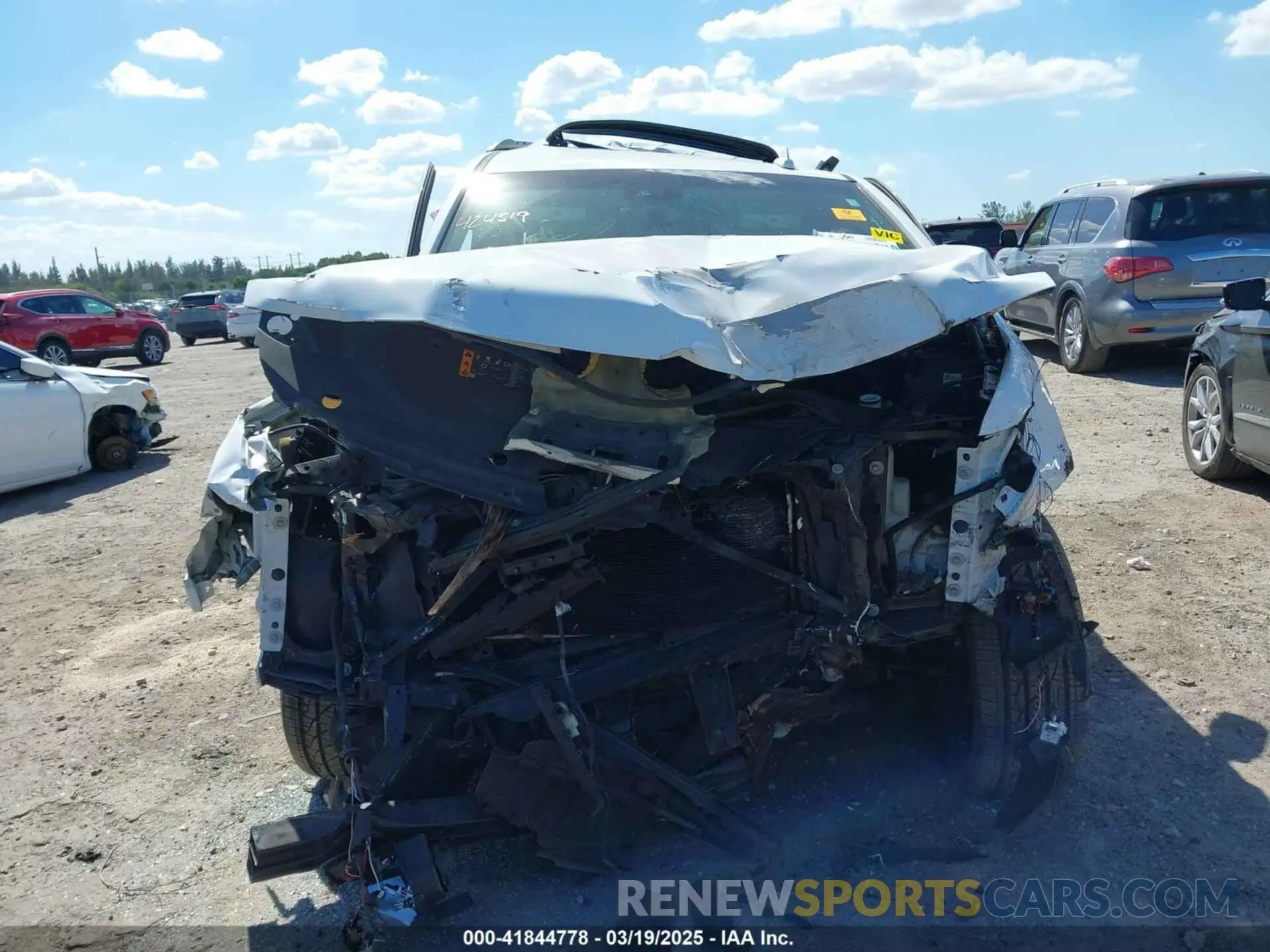 11 Photograph of a damaged car 1GNSCJKJ9LR126831 CHEVROLET SUBURBAN 2020