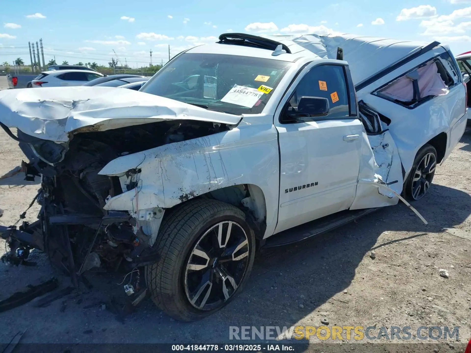 2 Photograph of a damaged car 1GNSCJKJ9LR126831 CHEVROLET SUBURBAN 2020
