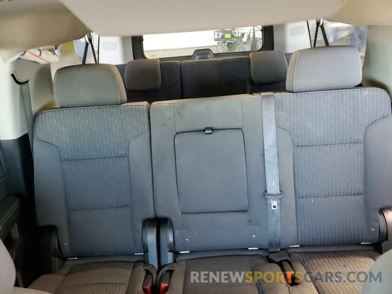 10 Photograph of a damaged car 1GNSKGEC9LR149562 CHEVROLET SUBURBAN 2020