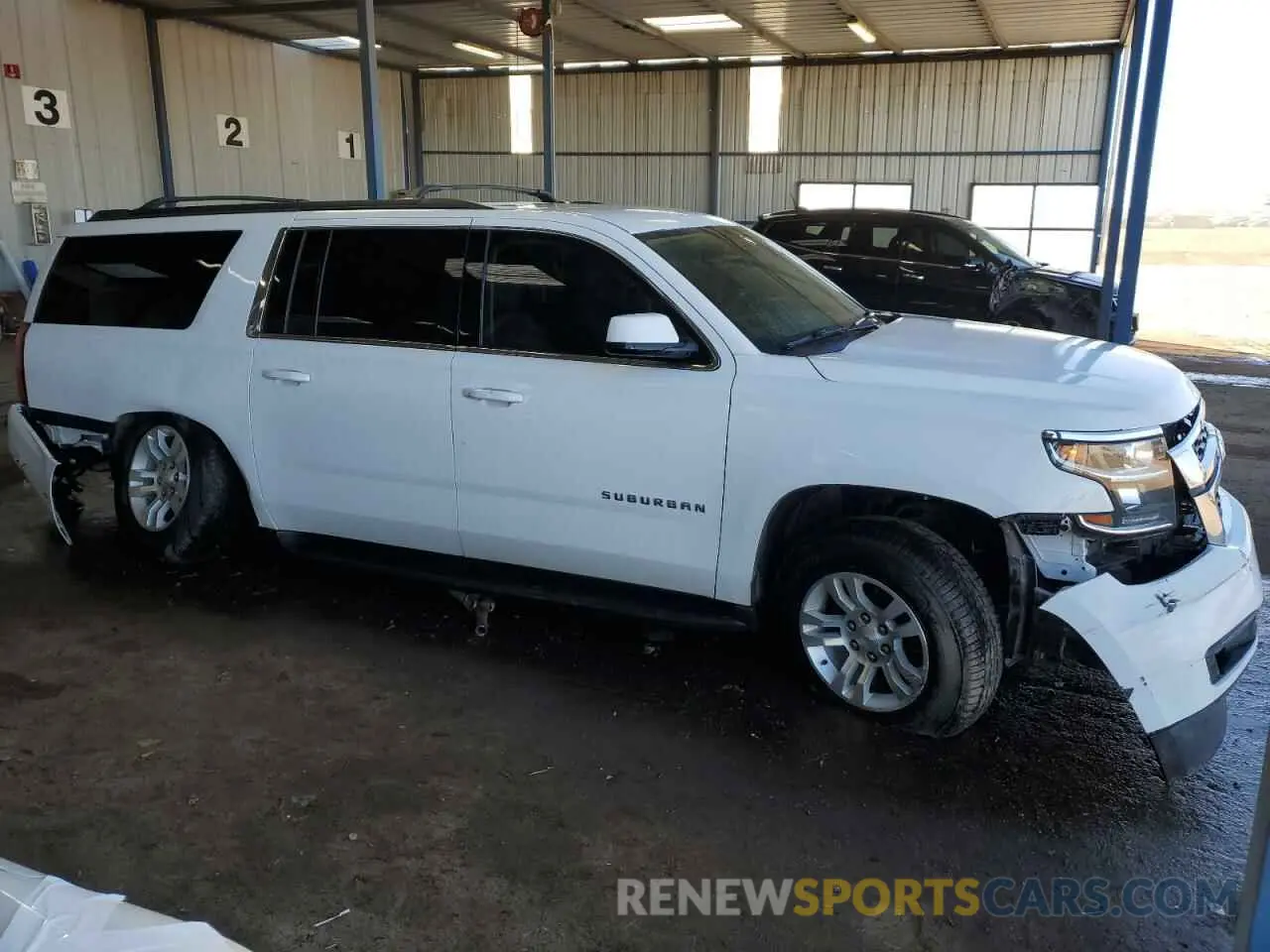 4 Photograph of a damaged car 1GNSKGEC9LR149562 CHEVROLET SUBURBAN 2020
