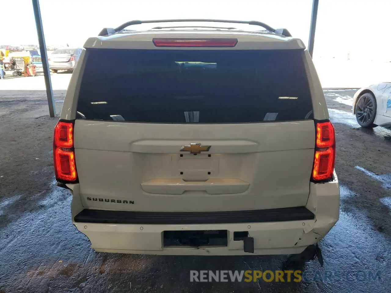 6 Photograph of a damaged car 1GNSKGEC9LR149562 CHEVROLET SUBURBAN 2020