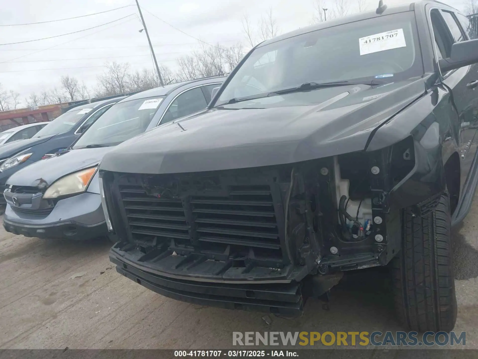 13 Photograph of a damaged car 1GNSKGKC0LR215789 CHEVROLET SUBURBAN 2020