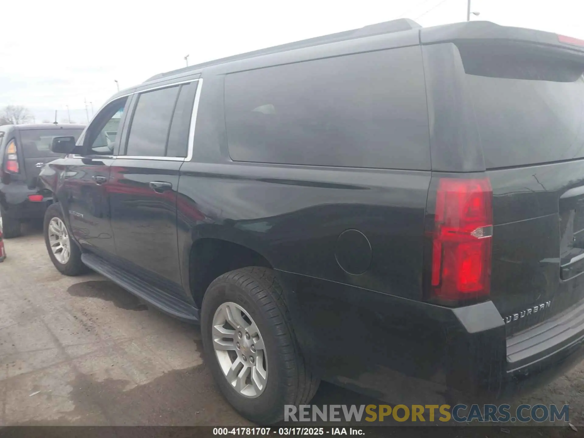 15 Photograph of a damaged car 1GNSKGKC0LR215789 CHEVROLET SUBURBAN 2020