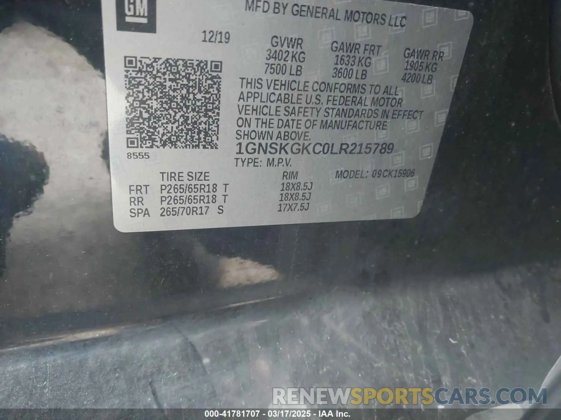 9 Photograph of a damaged car 1GNSKGKC0LR215789 CHEVROLET SUBURBAN 2020