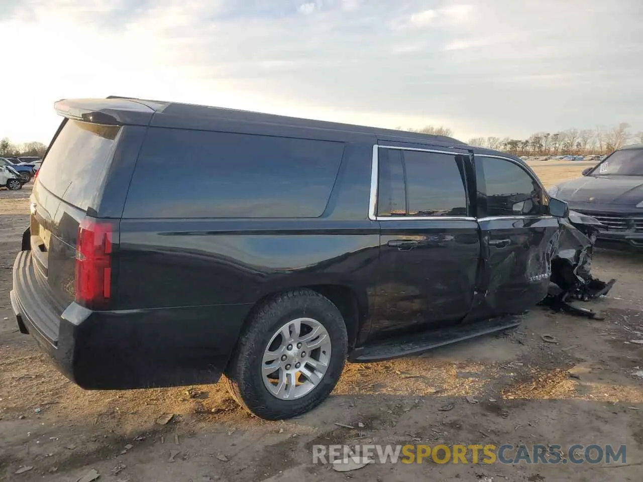 3 Photograph of a damaged car 1GNSKGKC6LR209091 CHEVROLET SUBURBAN 2020