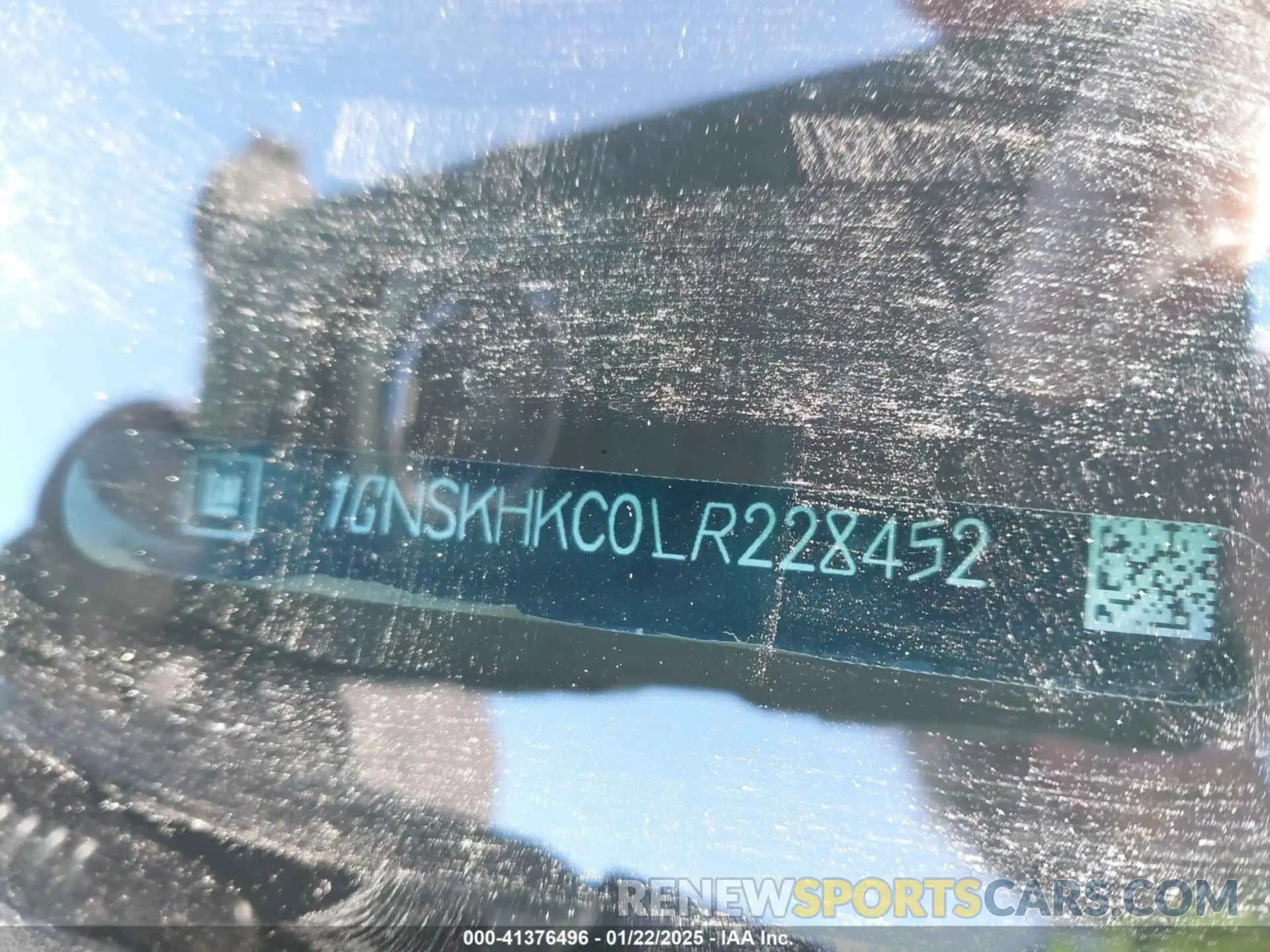 9 Photograph of a damaged car 1GNSKHKC0LR228452 CHEVROLET SUBURBAN 2020