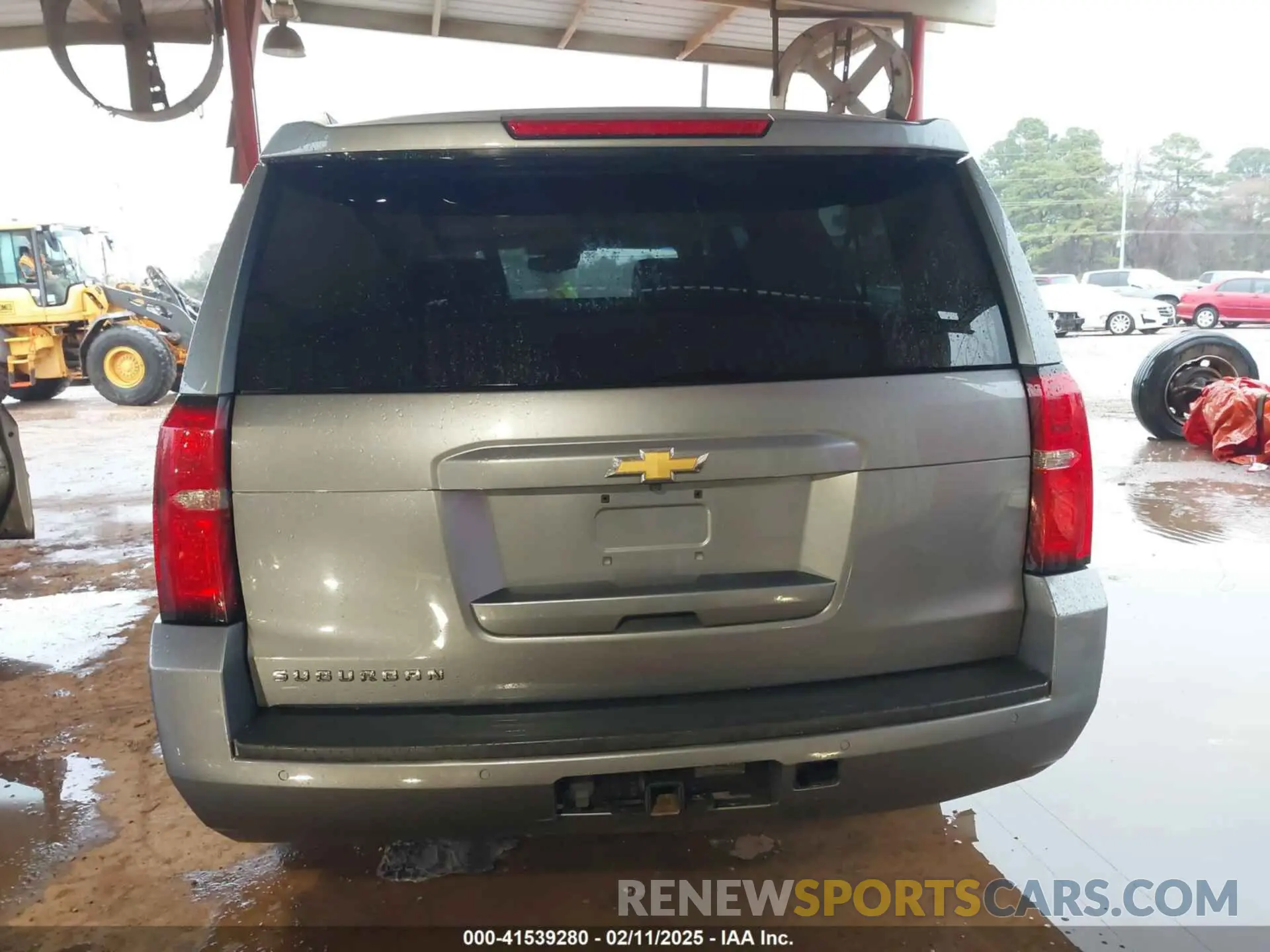 16 Photograph of a damaged car 1GNSKHKC0LR282818 CHEVROLET SUBURBAN 2020