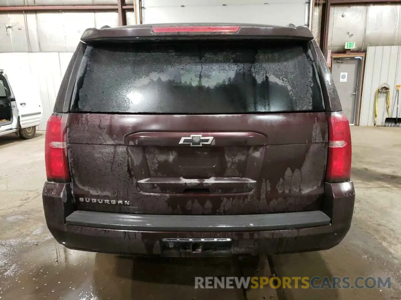 6 Photograph of a damaged car 1GNSKHKC2LR210311 CHEVROLET SUBURBAN 2020