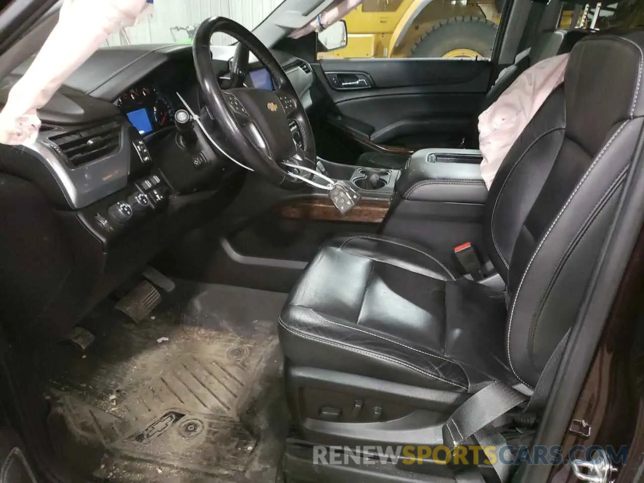 7 Photograph of a damaged car 1GNSKHKC2LR210311 CHEVROLET SUBURBAN 2020