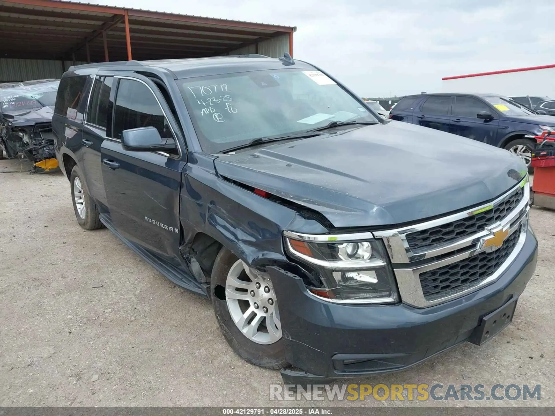 1 Photograph of a damaged car 1GNSKHKC2LR259315 CHEVROLET SUBURBAN 2020