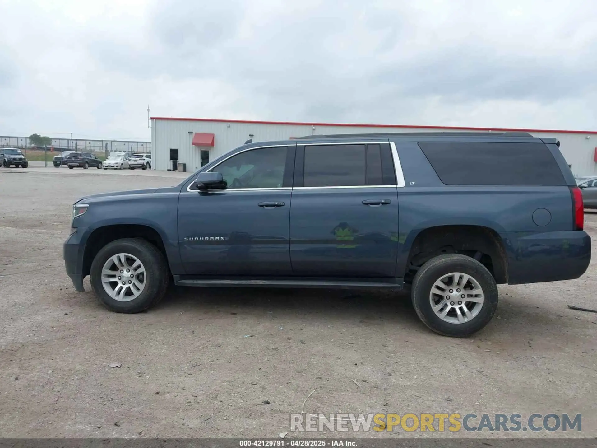 14 Photograph of a damaged car 1GNSKHKC2LR259315 CHEVROLET SUBURBAN 2020