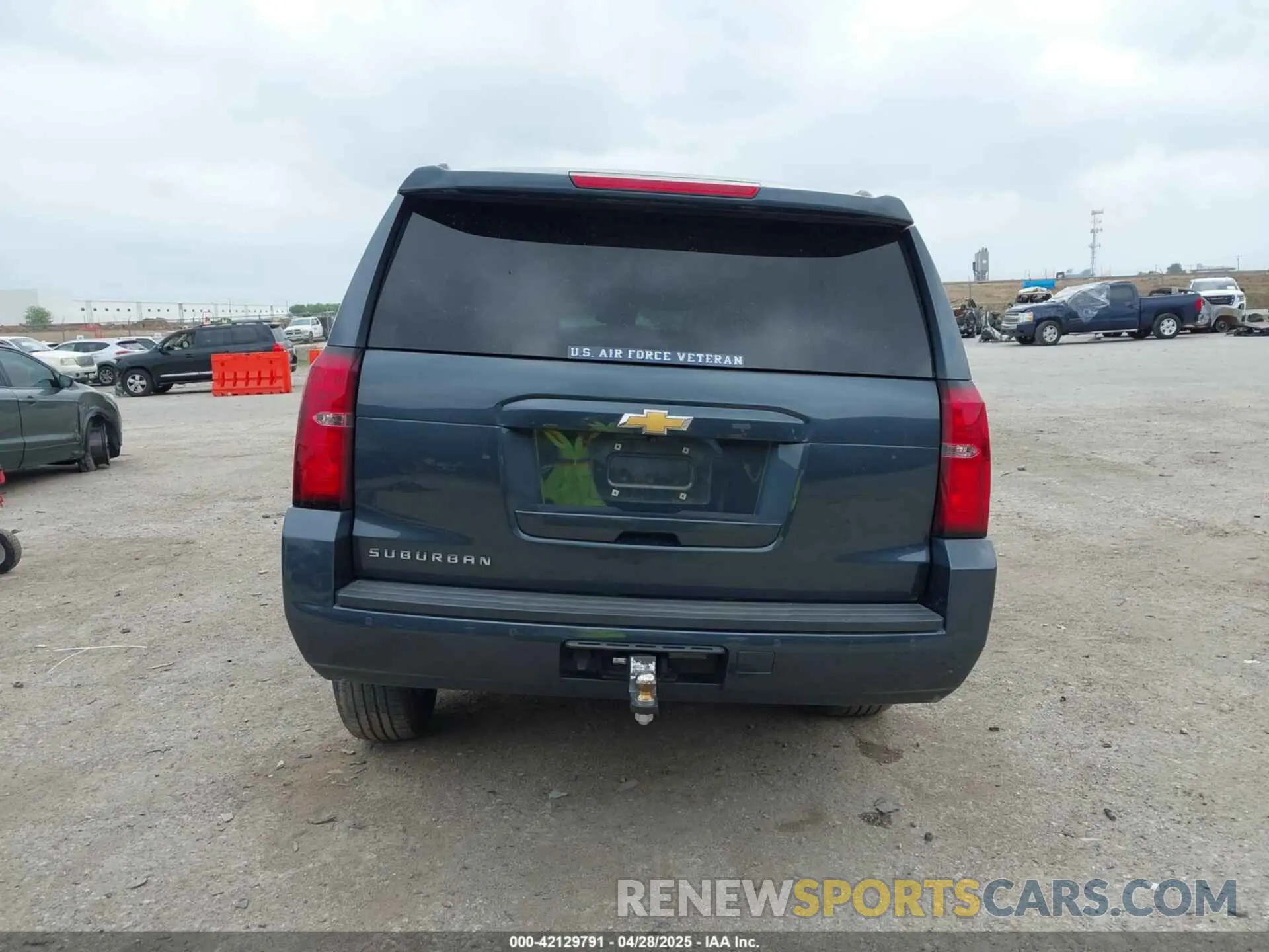 16 Photograph of a damaged car 1GNSKHKC2LR259315 CHEVROLET SUBURBAN 2020