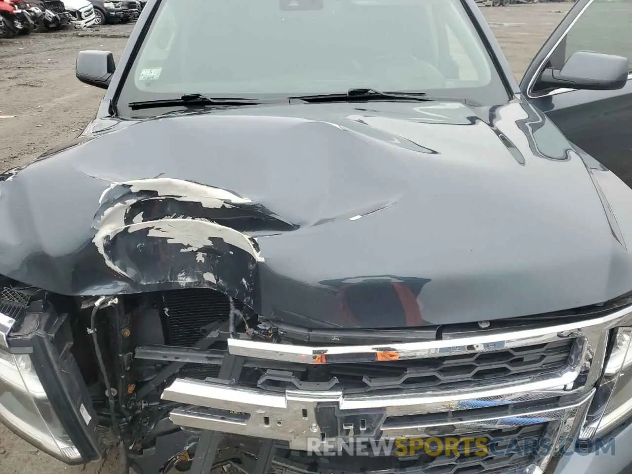 12 Photograph of a damaged car 1GNSKHKC3LR110394 CHEVROLET SUBURBAN 2020