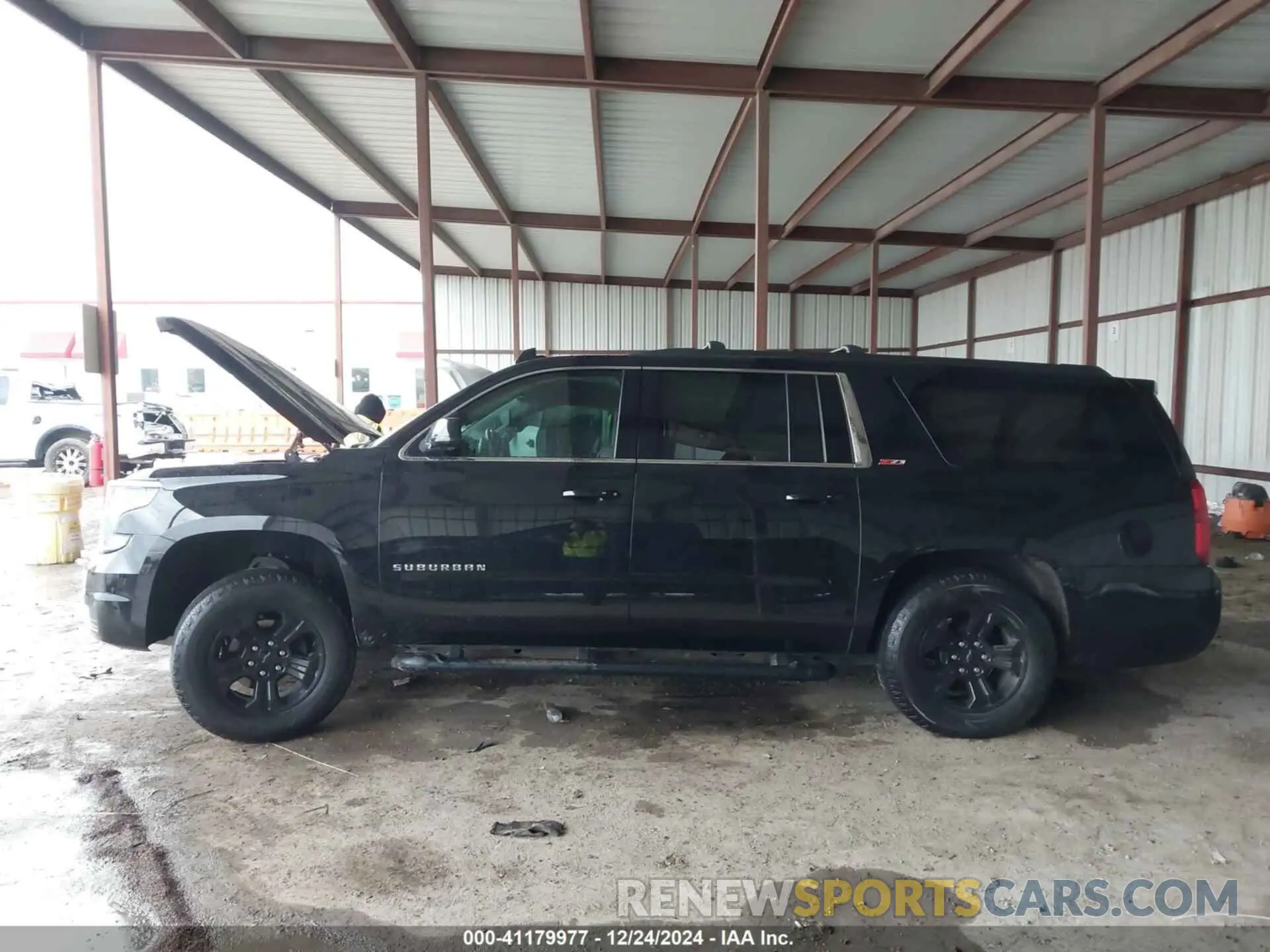 13 Photograph of a damaged car 1GNSKHKC4LR304237 CHEVROLET SUBURBAN 2020