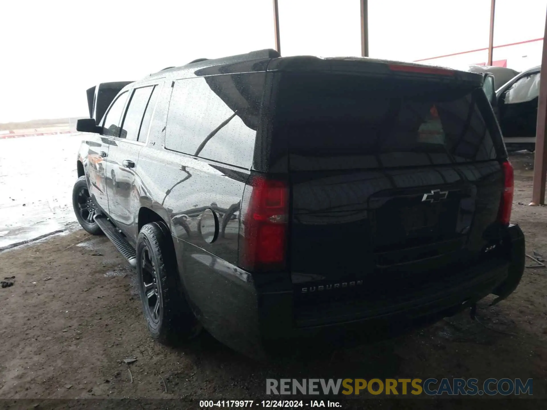 3 Photograph of a damaged car 1GNSKHKC4LR304237 CHEVROLET SUBURBAN 2020