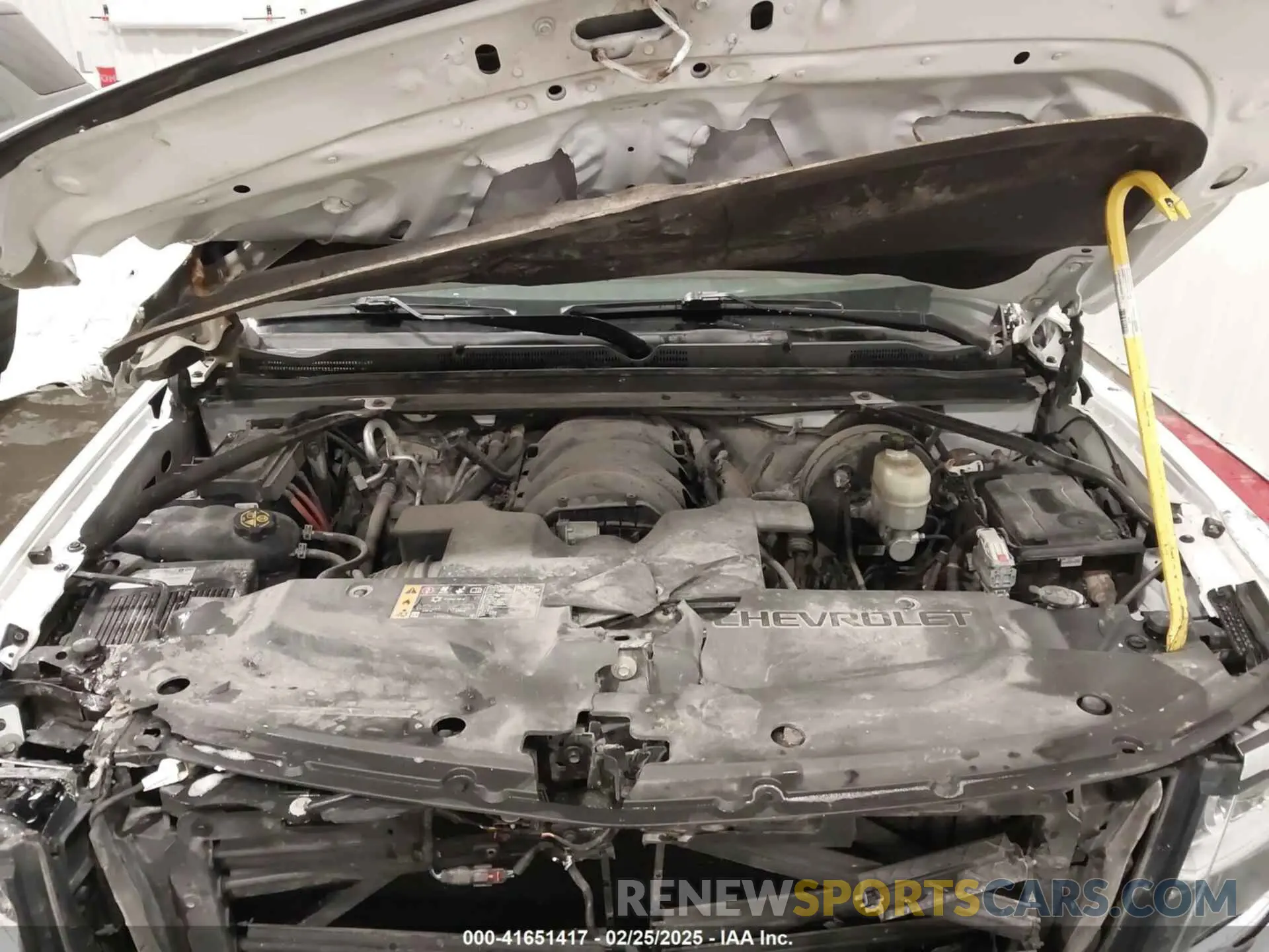 10 Photograph of a damaged car 1GNSKHKC5LR108971 CHEVROLET SUBURBAN 2020
