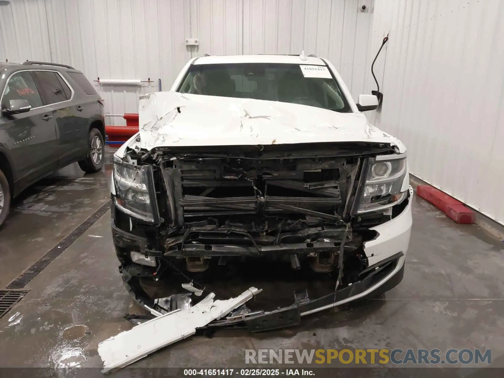 12 Photograph of a damaged car 1GNSKHKC5LR108971 CHEVROLET SUBURBAN 2020