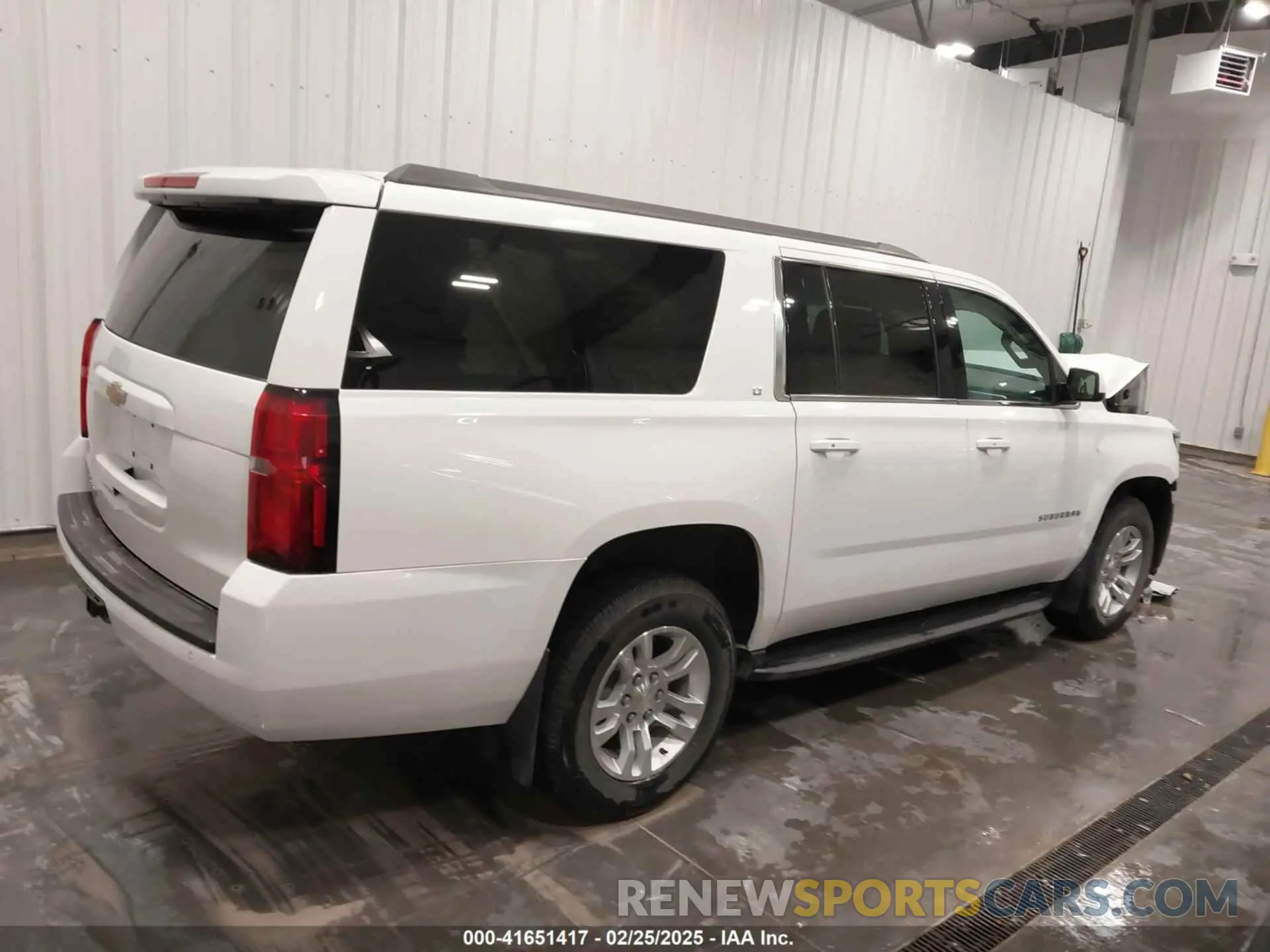 13 Photograph of a damaged car 1GNSKHKC5LR108971 CHEVROLET SUBURBAN 2020