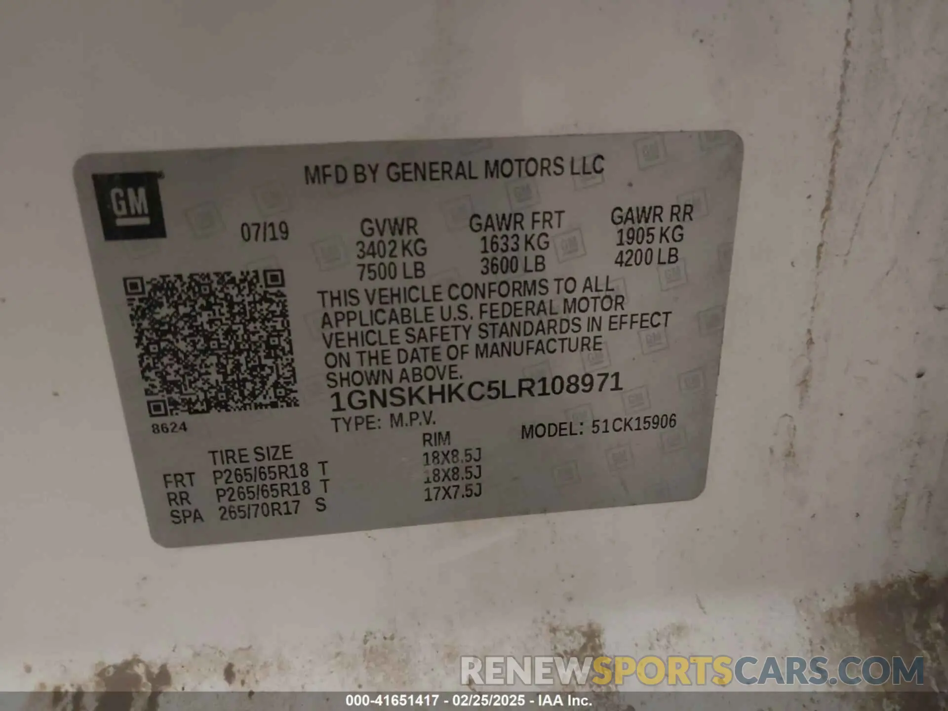 9 Photograph of a damaged car 1GNSKHKC5LR108971 CHEVROLET SUBURBAN 2020