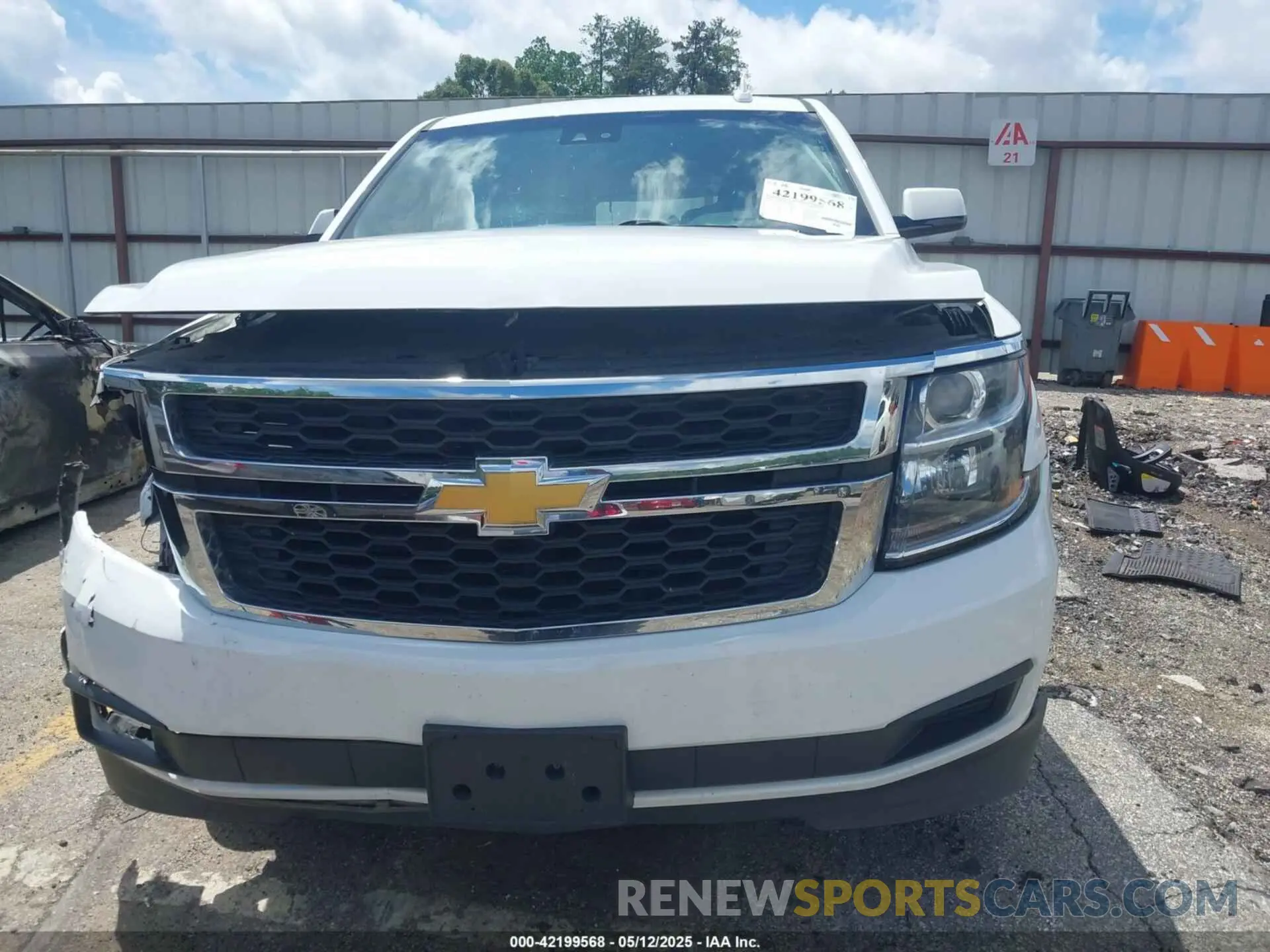 12 Photograph of a damaged car 1GNSKHKC5LR275783 CHEVROLET SUBURBAN 2020