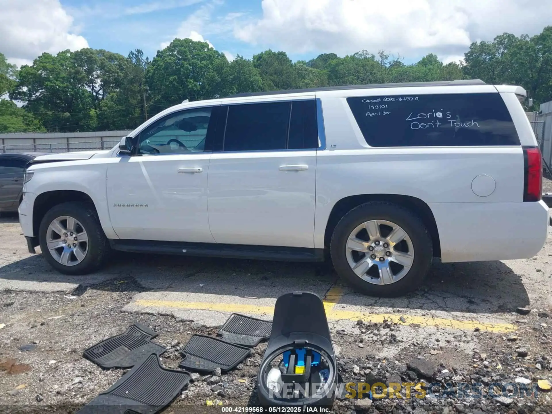 14 Photograph of a damaged car 1GNSKHKC5LR275783 CHEVROLET SUBURBAN 2020
