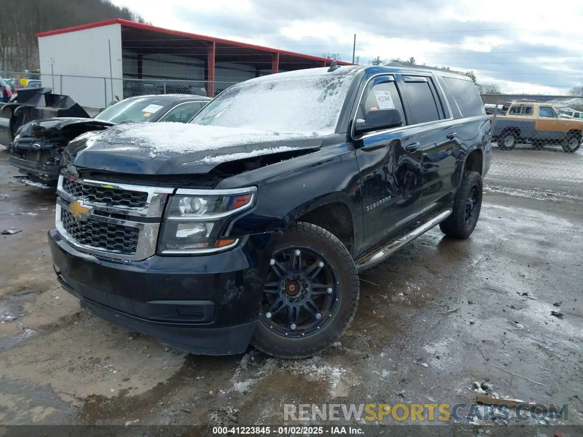 2 Photograph of a damaged car 1GNSKHKC5LR304201 CHEVROLET SUBURBAN 2020