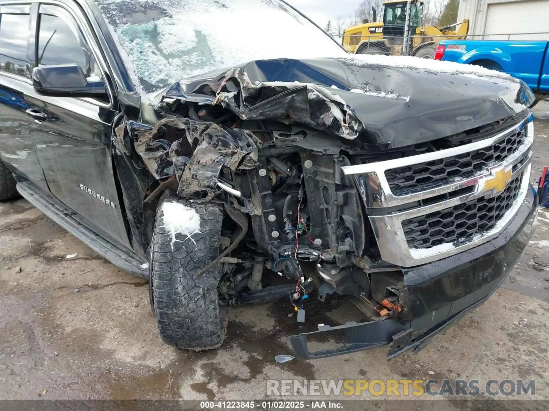 6 Photograph of a damaged car 1GNSKHKC5LR304201 CHEVROLET SUBURBAN 2020