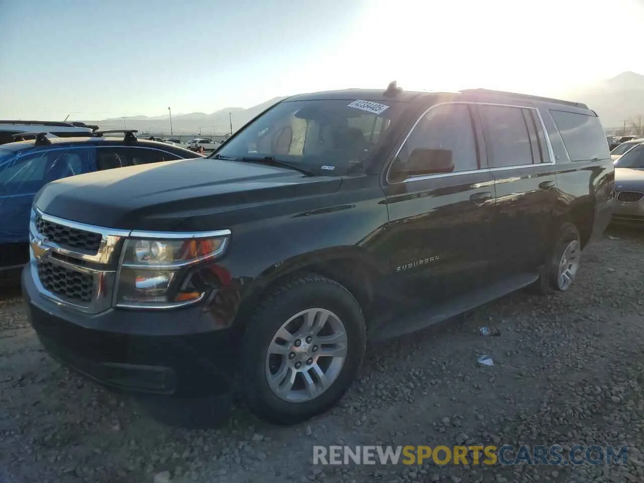 1 Photograph of a damaged car 1GNSKHKC6LR153840 CHEVROLET SUBURBAN 2020
