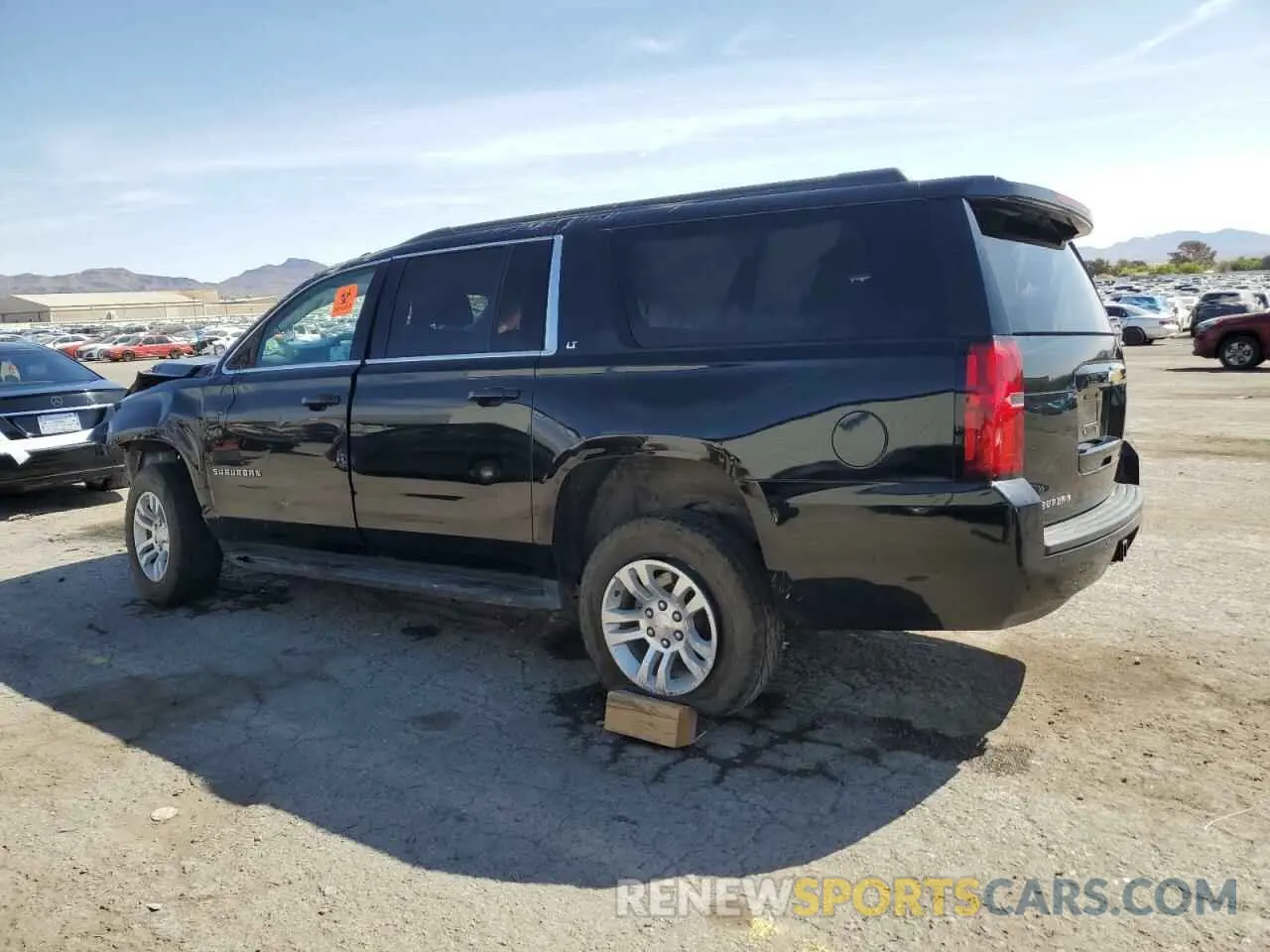 2 Photograph of a damaged car 1GNSKHKC6LR261553 CHEVROLET SUBURBAN 2020