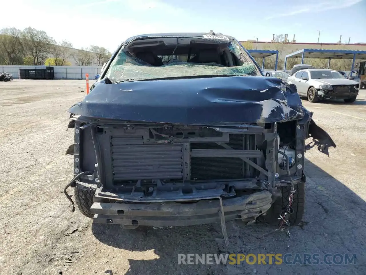 5 Photograph of a damaged car 1GNSKHKC6LR261553 CHEVROLET SUBURBAN 2020