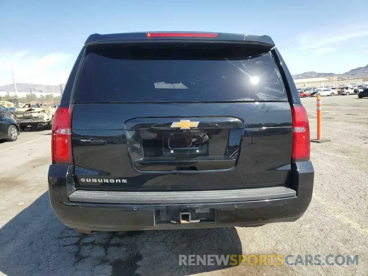 6 Photograph of a damaged car 1GNSKHKC6LR261553 CHEVROLET SUBURBAN 2020