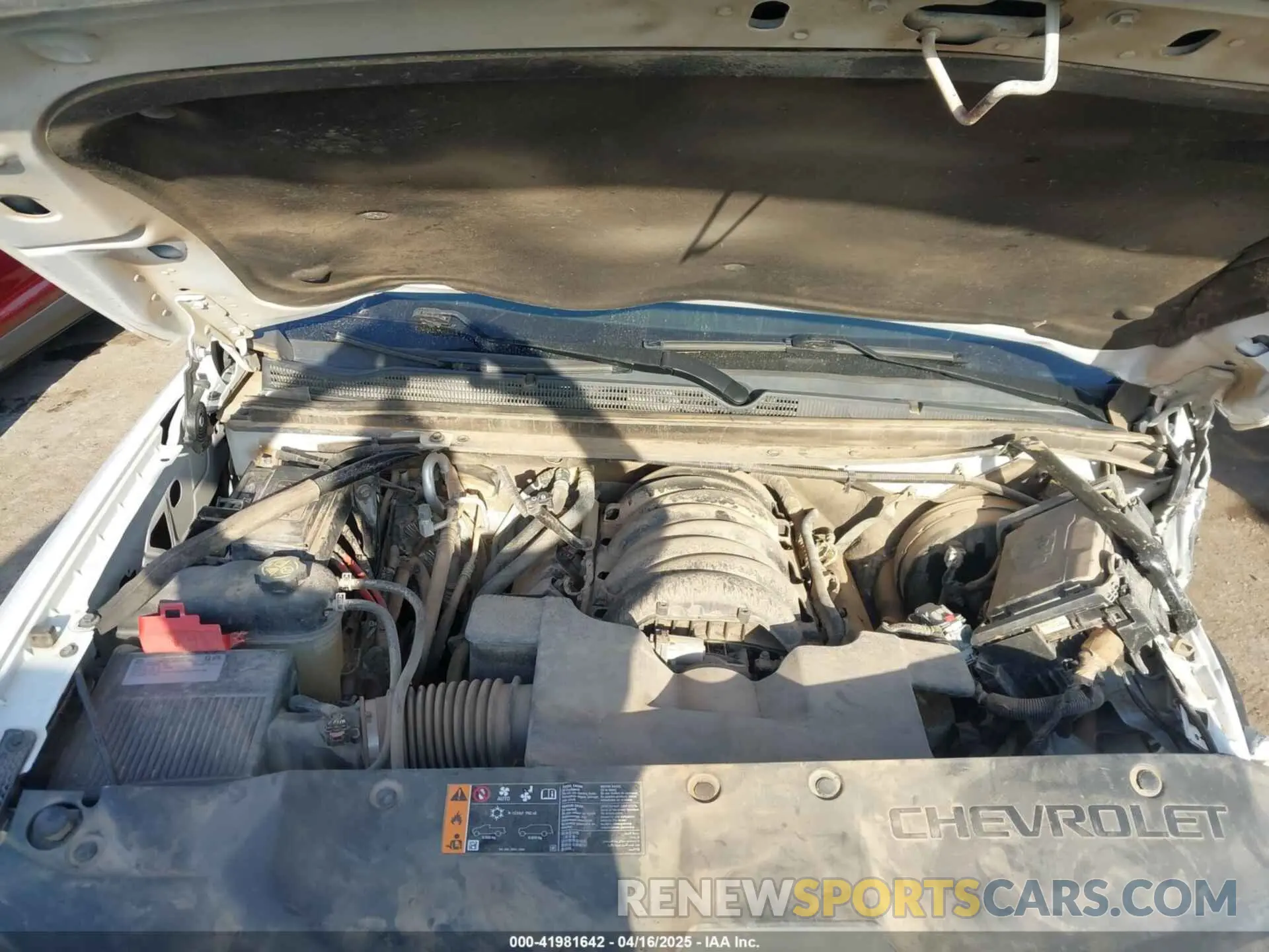 10 Photograph of a damaged car 1GNSKHKC7LR125223 CHEVROLET SUBURBAN 2020
