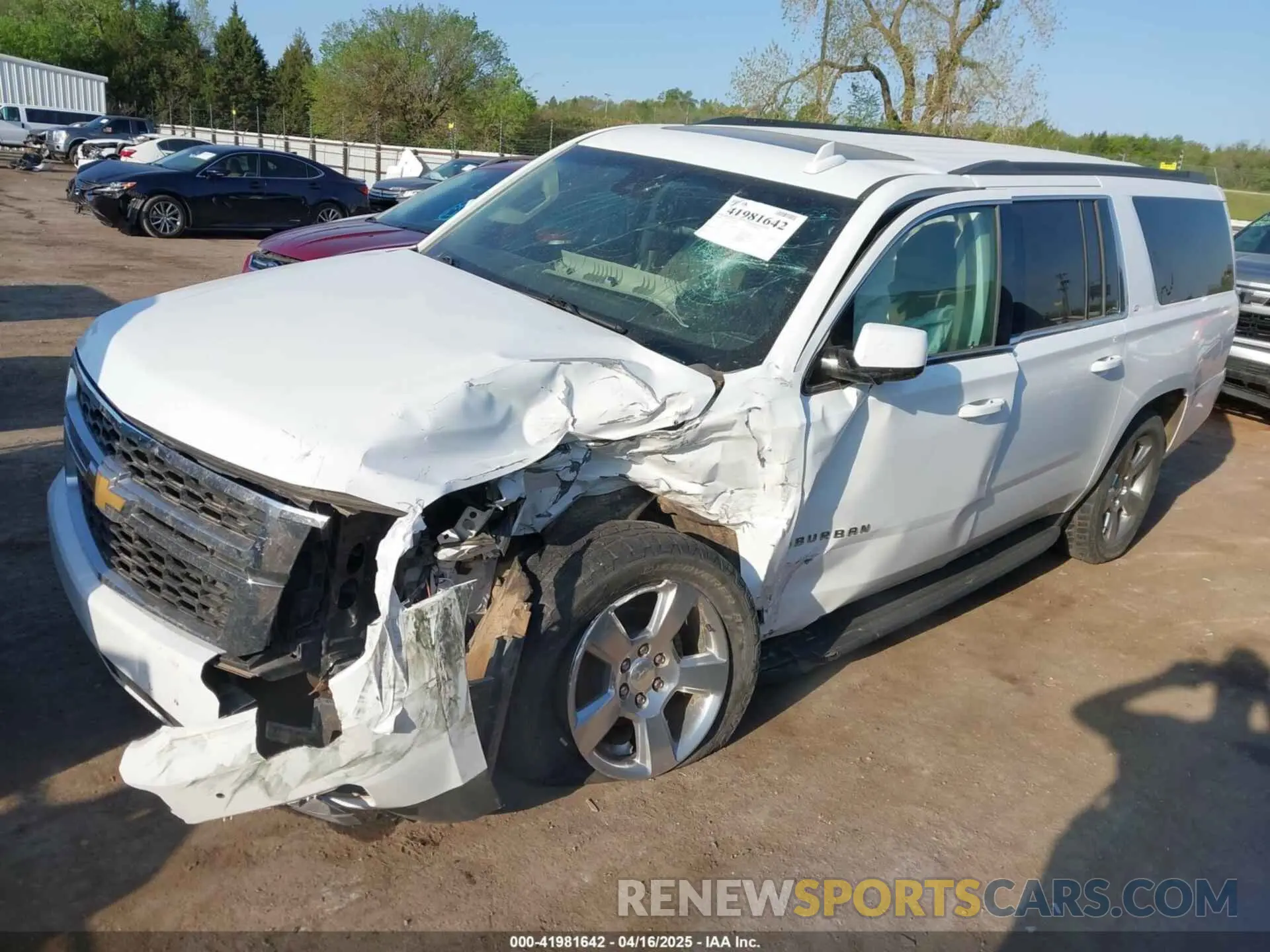 2 Photograph of a damaged car 1GNSKHKC7LR125223 CHEVROLET SUBURBAN 2020