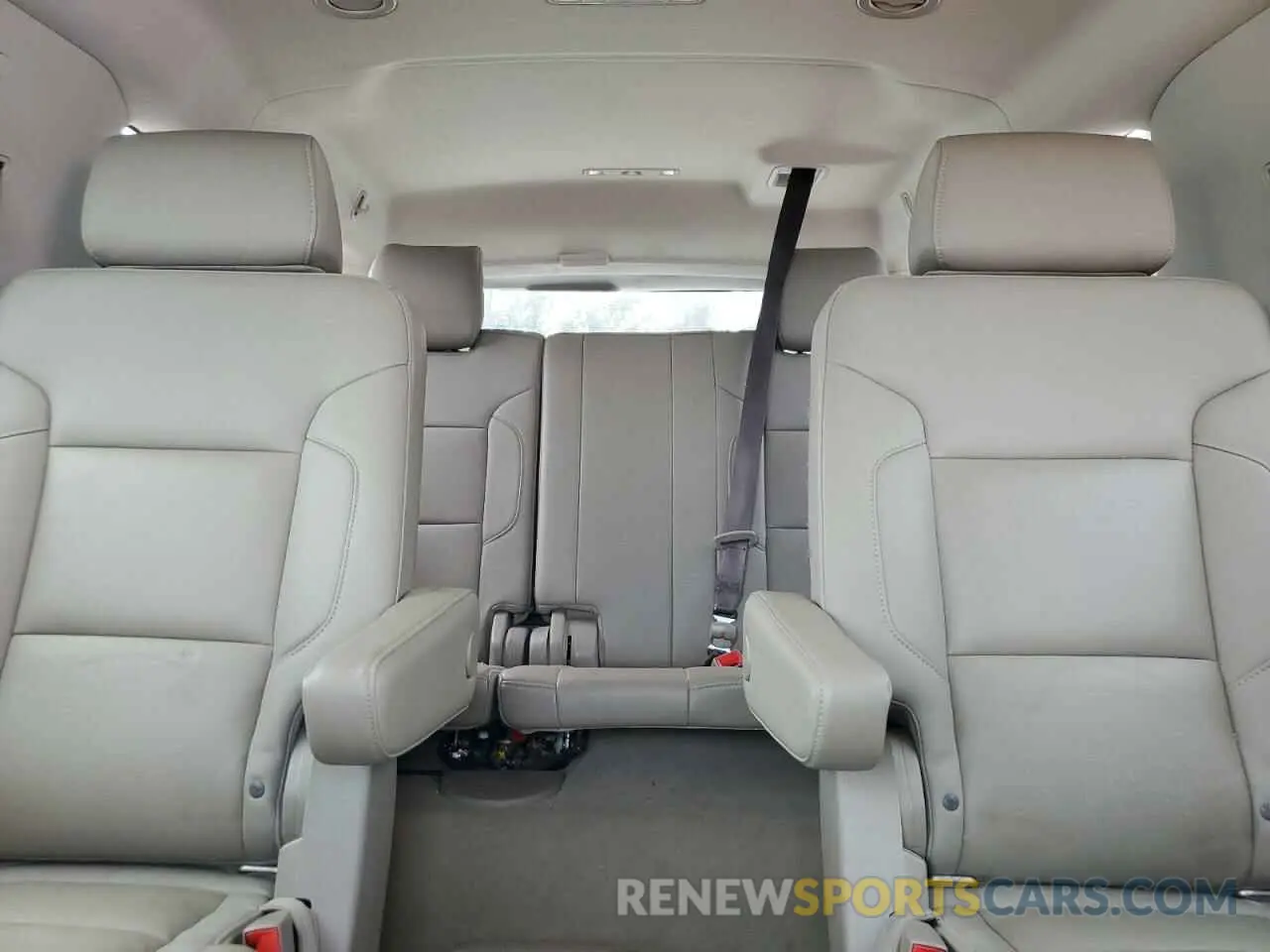 10 Photograph of a damaged car 1GNSKHKC7LR170324 CHEVROLET SUBURBAN 2020