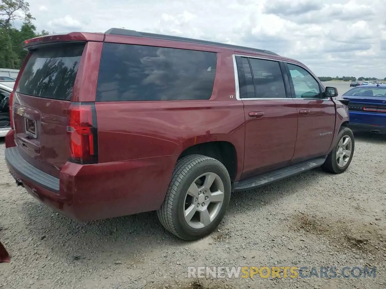 3 Photograph of a damaged car 1GNSKHKC7LR170324 CHEVROLET SUBURBAN 2020